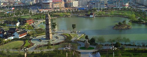 义乌绣湖广场一侧