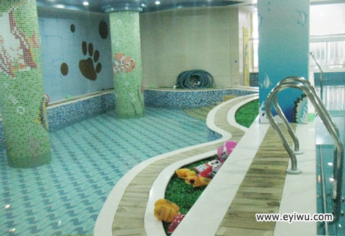 小海豚儿童专业游泳馆室内场景1